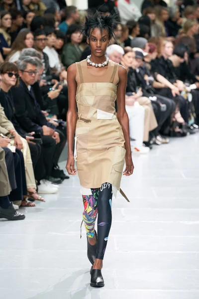 Look 22